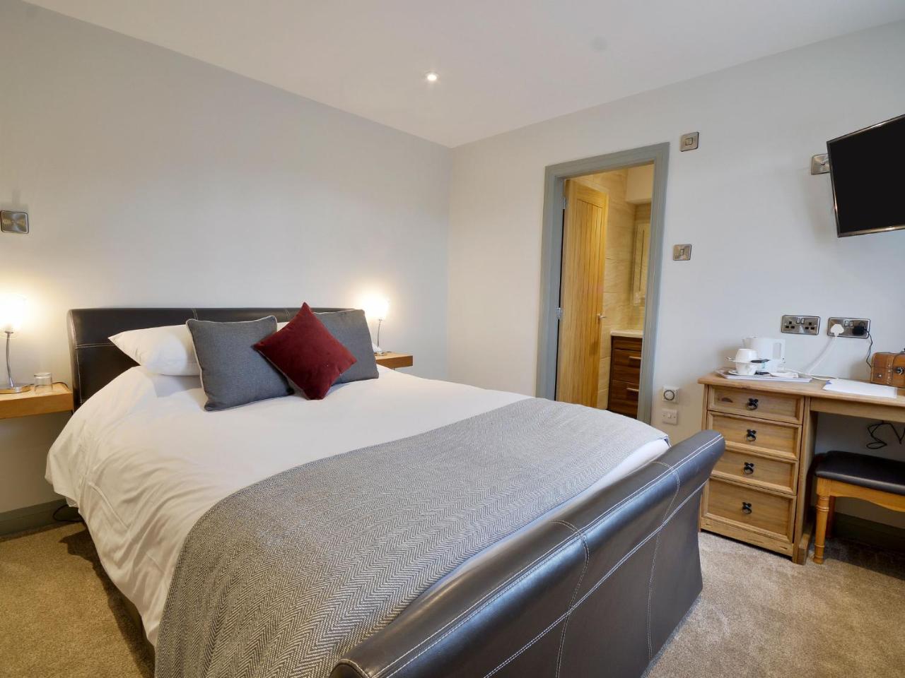 The Cayley Arms Inn